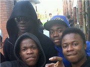 Bóng đá anh, ngoại hạng anh, lịch thi đấu euro 2012, Balotelli tiếp tục gây sốc: Lái siêu xe vào trường học xin... đi vệ sinh nhờ